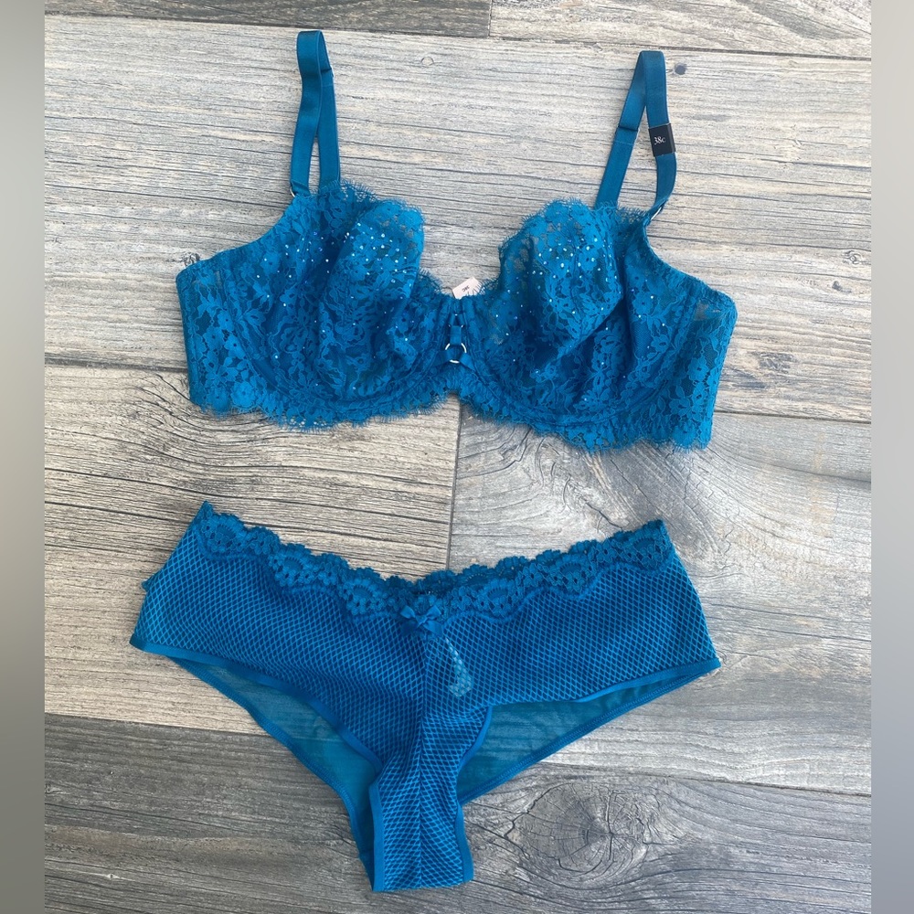 NWT Victoria's Secret Bralett 38C and Cheeky L